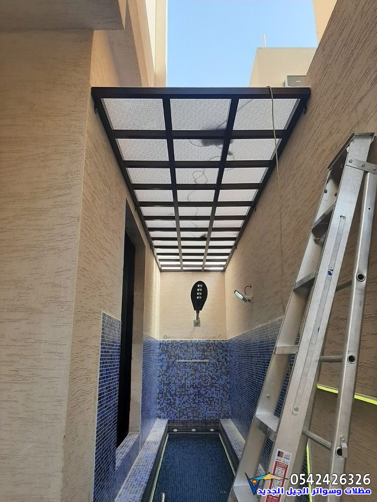 مظلات خشبية مسابح