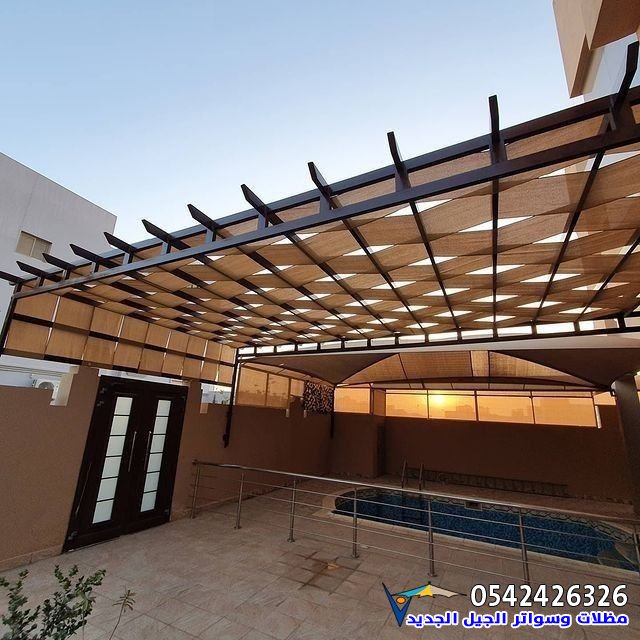 مظلات بلاستيك للمسابح