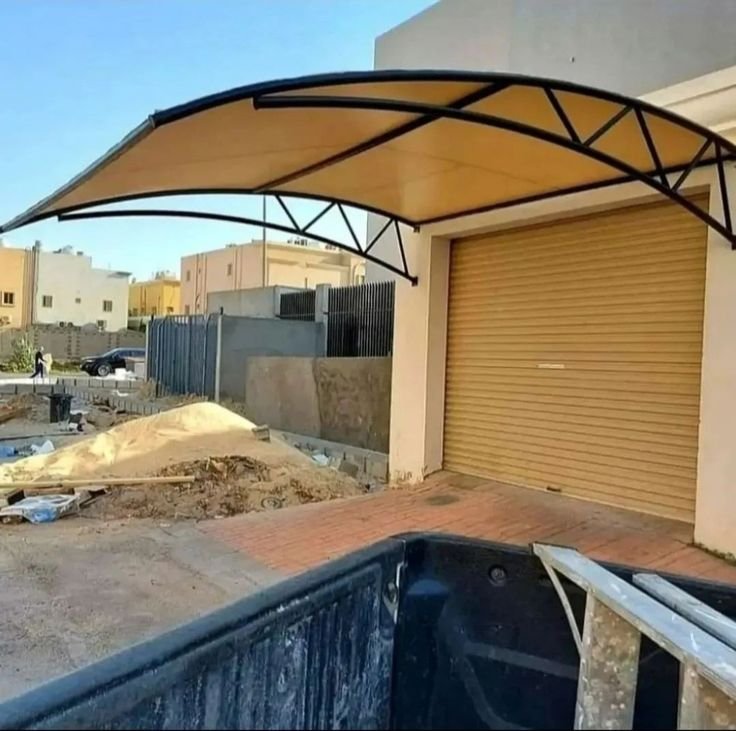 مظلات سيارات خارجية للمباني السكنية بجدة